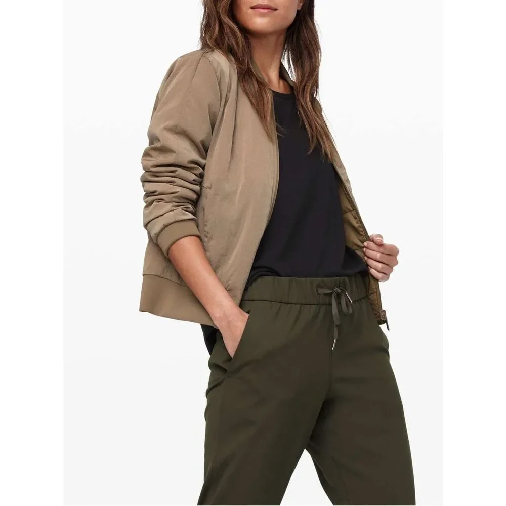 Lululemon Women's On the Fly 7/8 Sophisticated Silhouette Pant Dark Olive Size 6